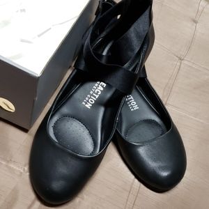 Kenneth Cole Reaction ballet flats back zip 6.5